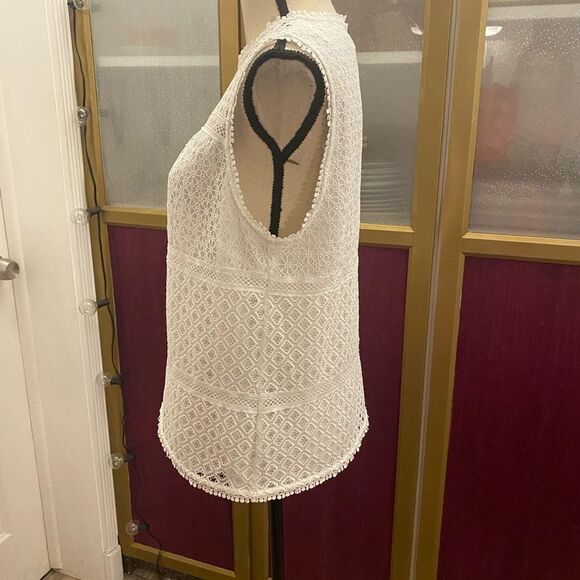 Ted Baker lace top, size 3(L) - Picture 4 of 9